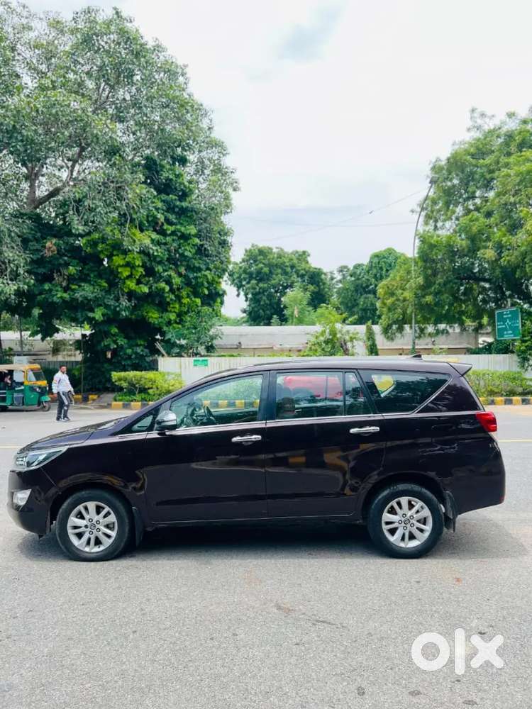 Toyota Innova Crysta 2.4zx. 2017