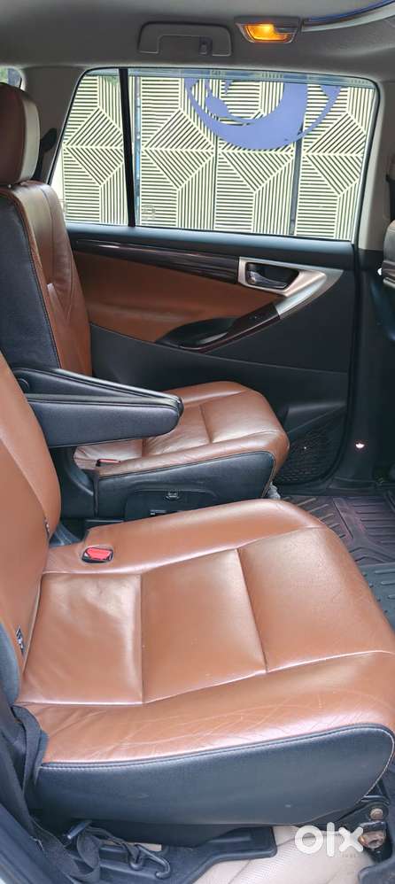 Toyota Innova Crysta 2.8z Automatic, 2016, Diesel