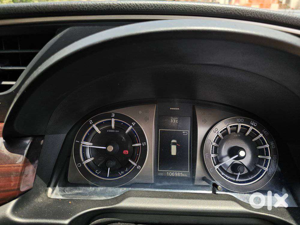 Toyota Innova Crysta [2020-ongoing] 2.4 Vx 8 Str, 2022, Diesel