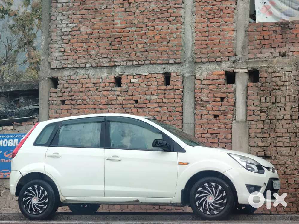 Ford Figo 2011 Petrol 85000 Km Driven