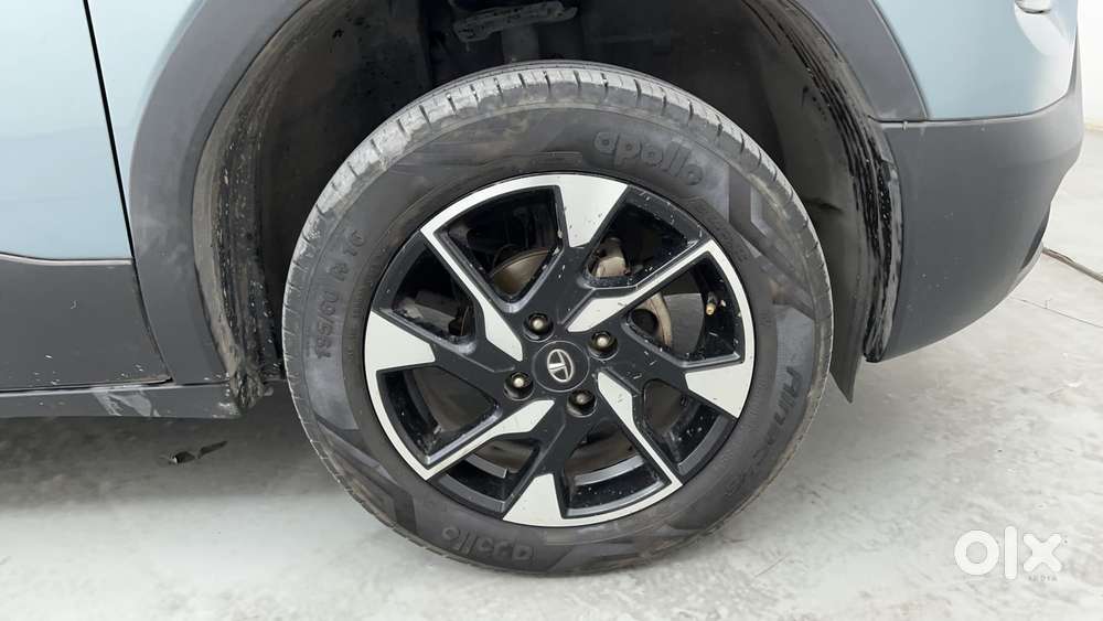 Tata Punch 1.2 Revotron Creative Amt Dual Tone, 2022, Petrol