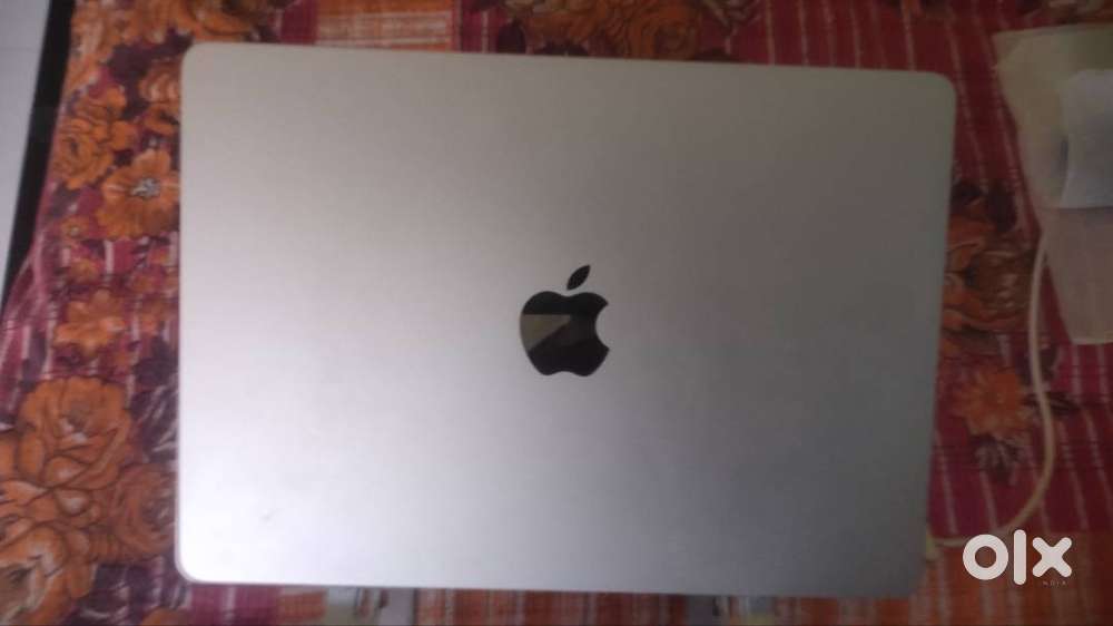 MacBook Air M2  16GB RAM  256GB SSD  100% Battery  50 Cycles