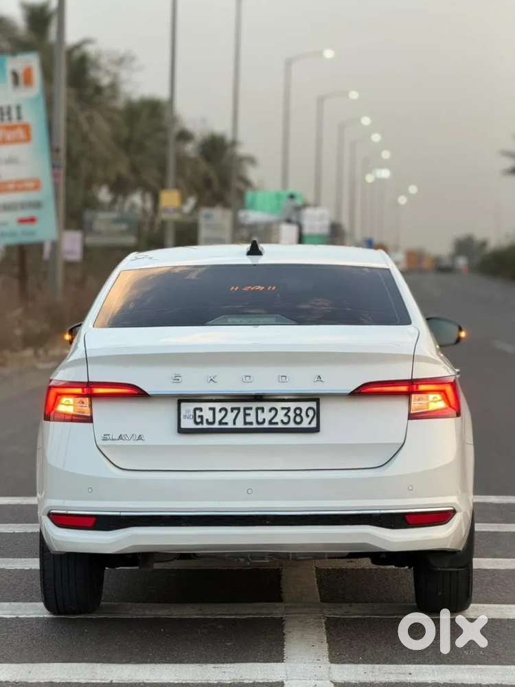 Skoda Slavia Style 1.0l Tsi At, 2023, Petrol