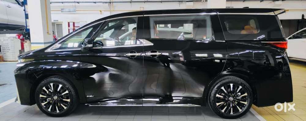 Toyota Vellfire Vip – Executive Lounge, 2026, Petrol