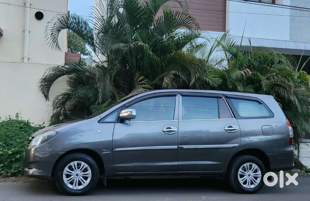 Toyota Innova 2004-2011 2.5 G4 Diesel 8-seater, 2011, Diesel