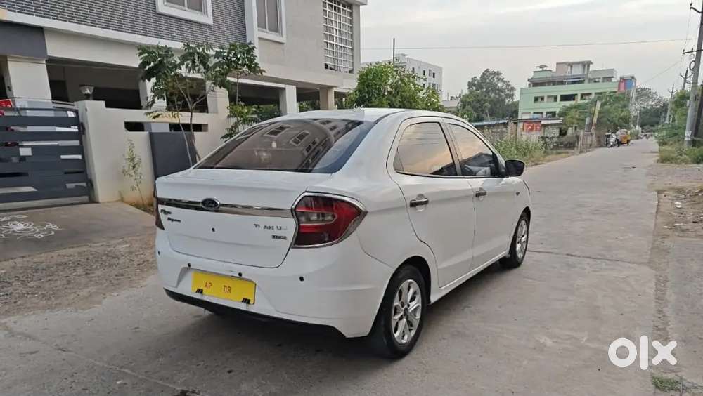 Ford Aspire Blu 2017