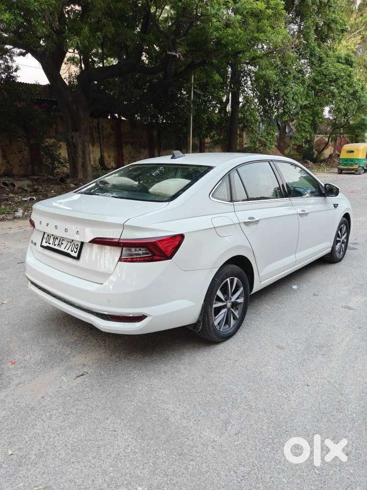 Skoda Slavia Style 1.0l Tsi At, 2022, Petrol