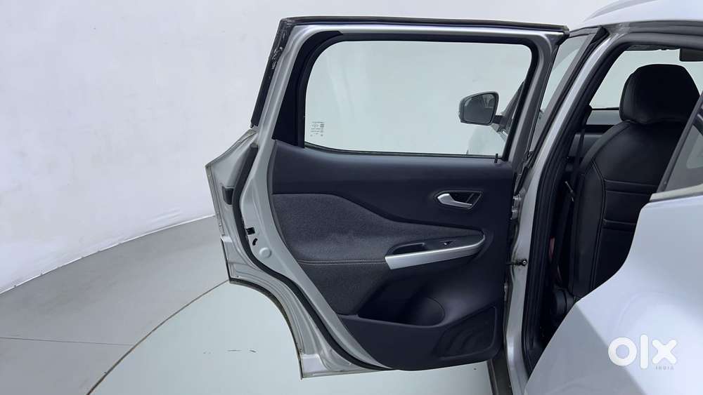 Nissan Magnite 1.0 Xv Premium Turbo Cvt (o), 2021, Petrol