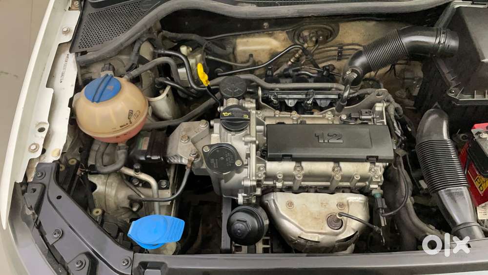 Volkswagen Polo Petrol Highline 1.2l, 2015, Petrol