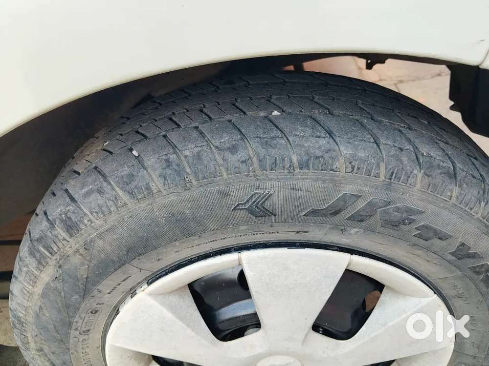 Single Hand Owner Driving.