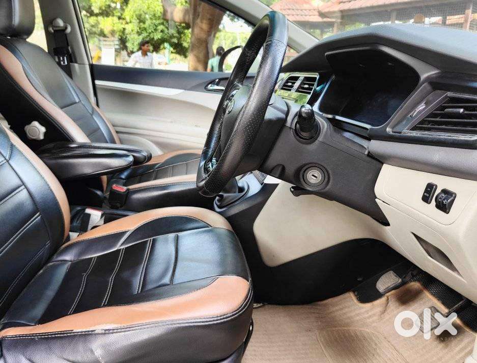 Mahindra Marazzo M6, 2019, Diesel