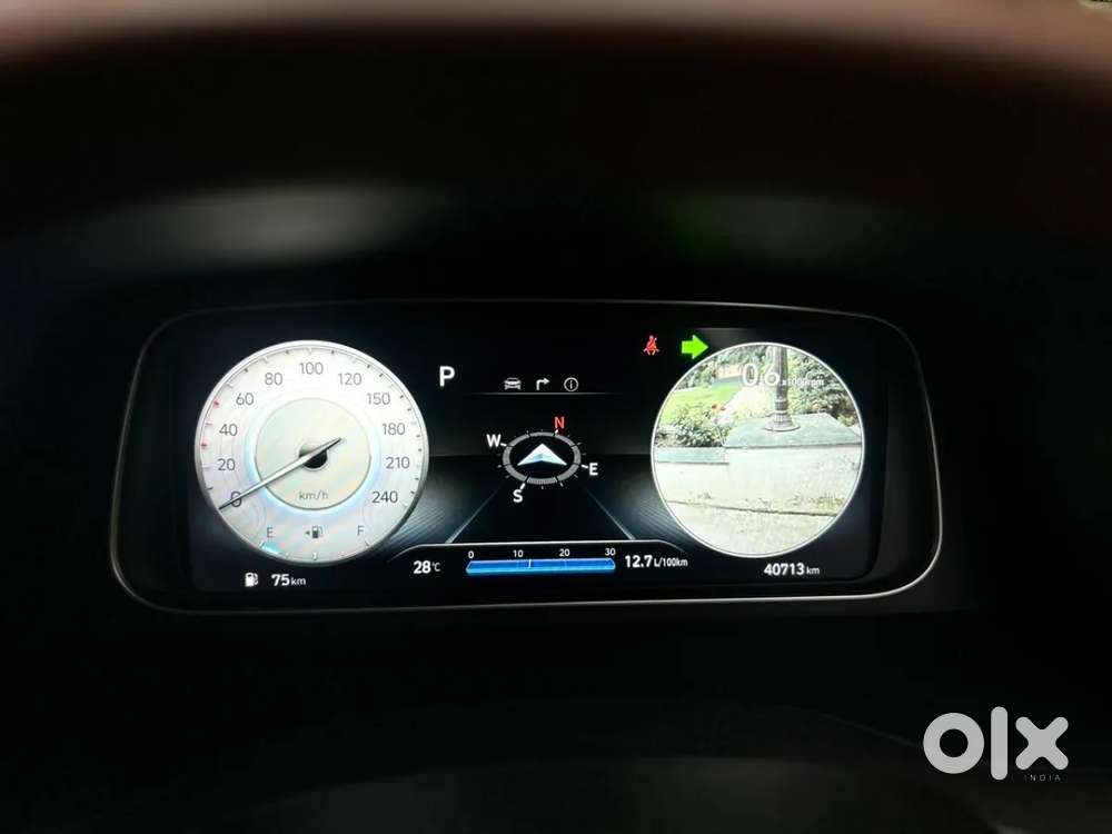 Hyundai Alcazar 2.0 Signature (o) Petrol At 6 Str, 2022, Petrol