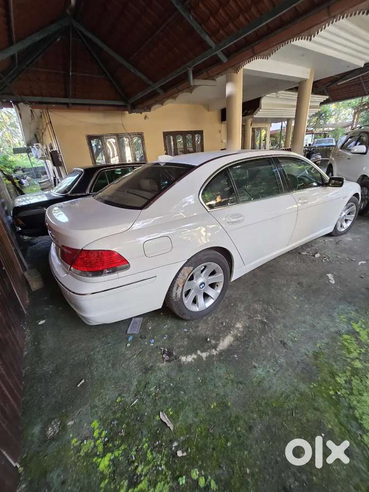 Bmw 7 Series Sedan 2007 Waiting