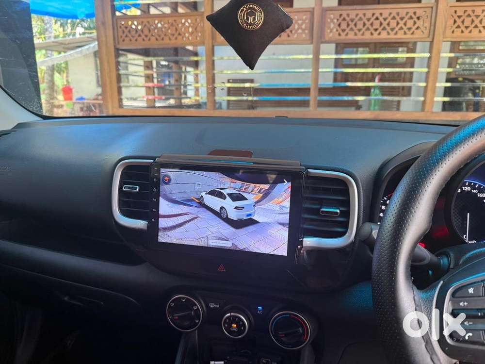 Hyundai Venue 2022 Petrol Well Maintained