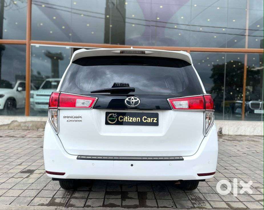 Toyota Innova Crysta 2.4 G Mt 7 Str, 2023, Diesel