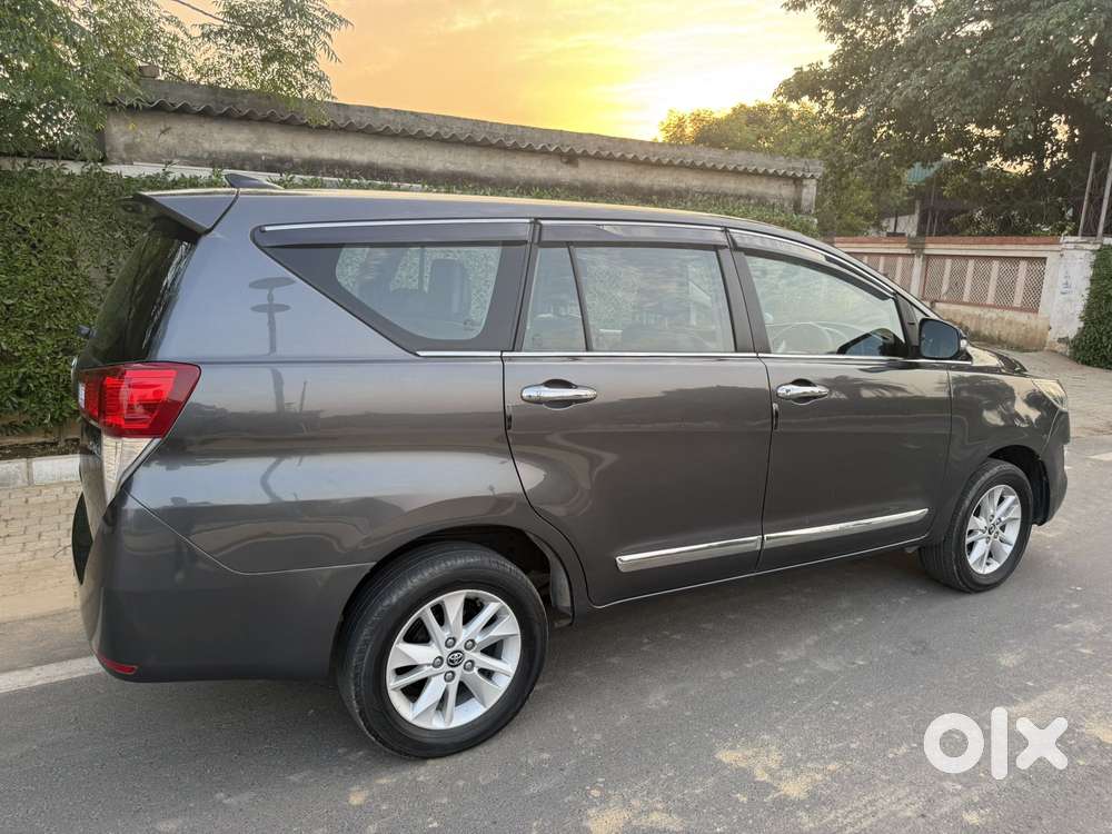 Toyota Innova Crysta 2.4 Gx Mt, 2016, Diesel
