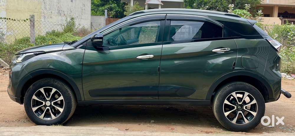 Tata Nexon 1.5 Revotorq Xza Plus Dual Tone Roof (o) Amt, 2021, Diese..