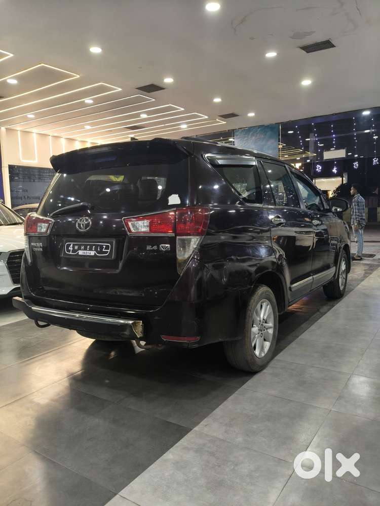 Toyota Innova Crysta 2.4 V 8 Str, 2017, Diesel