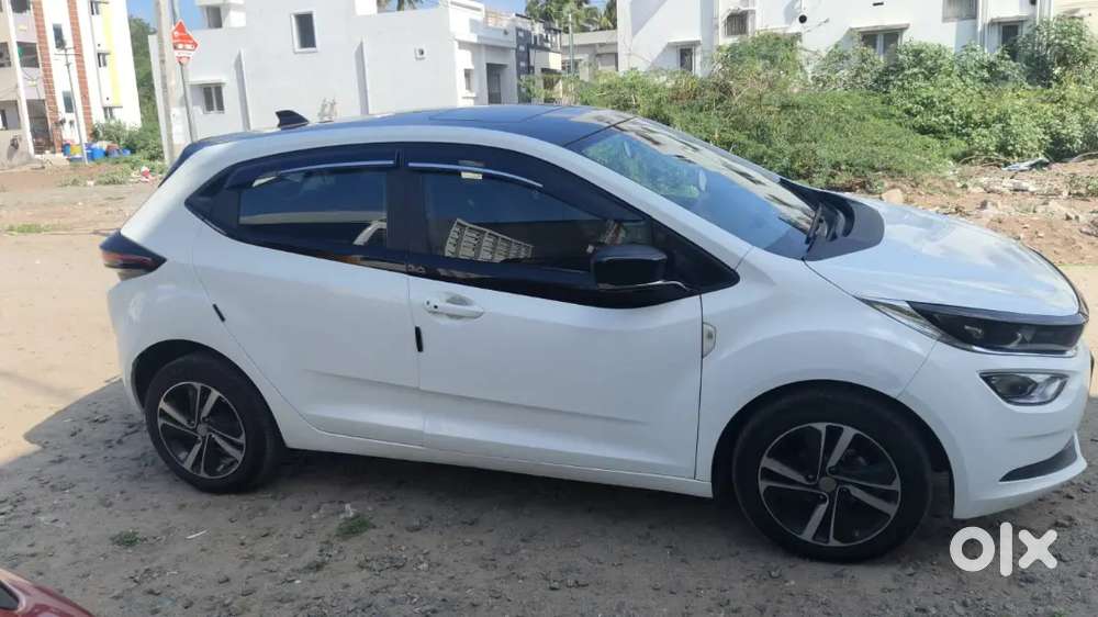 Tata Altroz 1.2 Xz Dec 2024 Petrol Bs6 Ph2) Sunroof