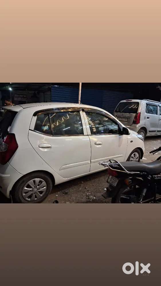 Hyundai I10 Sportz 2012 मॉडल