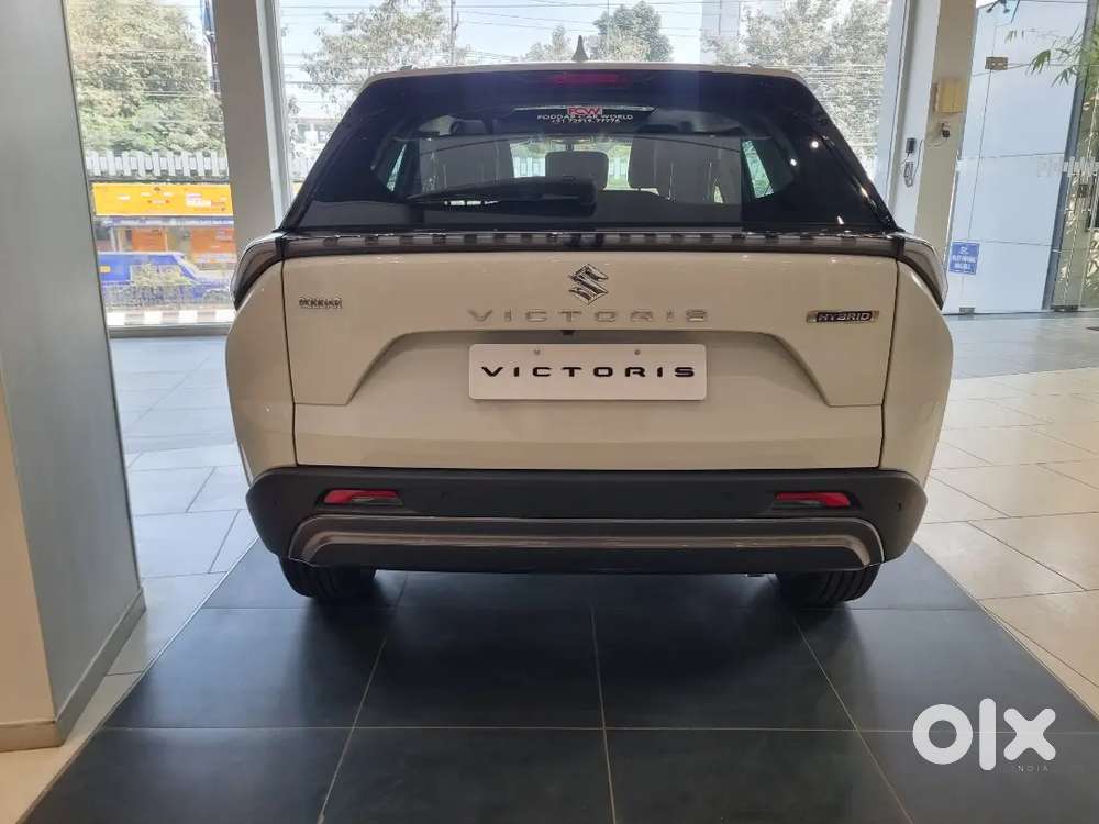 Maruti Suzuki Victoris 2026 (offer 30,000)