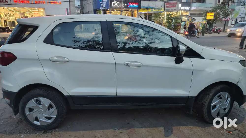 Ford Escort 2015 Diesel 88000 Km Driven
