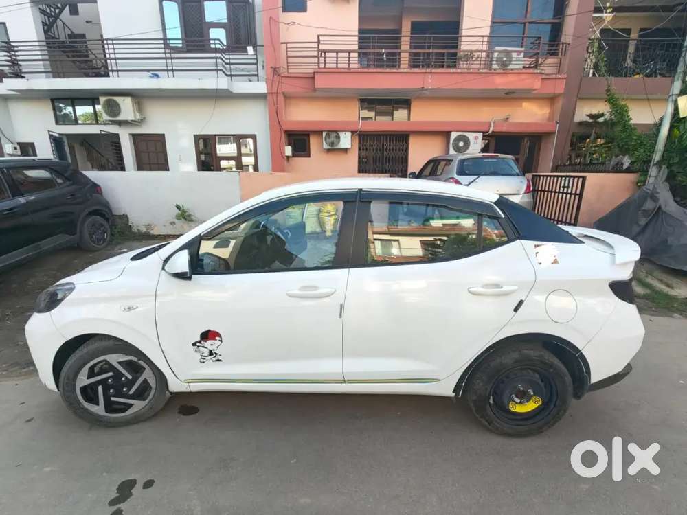 Hyundai Aura Sx Cng 2024