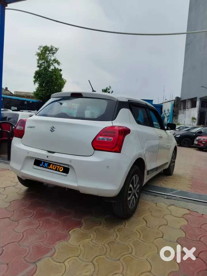 Maruti Suzuki Swift Vxi, 2022, Petrol