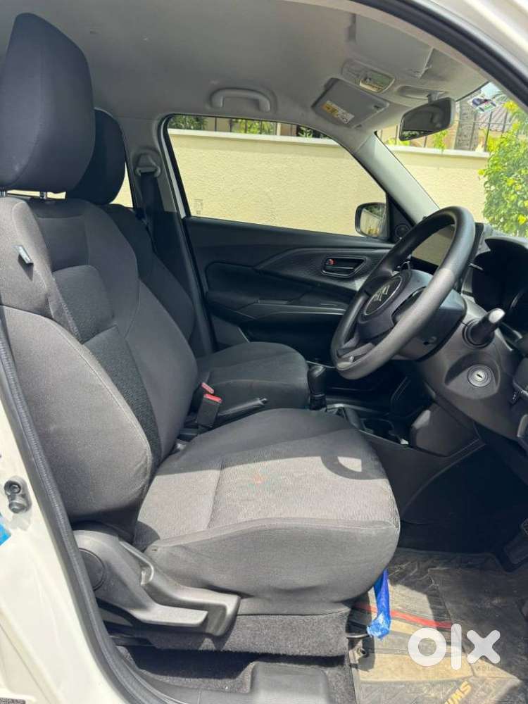 Maruti Suzuki Swift 1.2 Lxi (o), 2024, Petrol