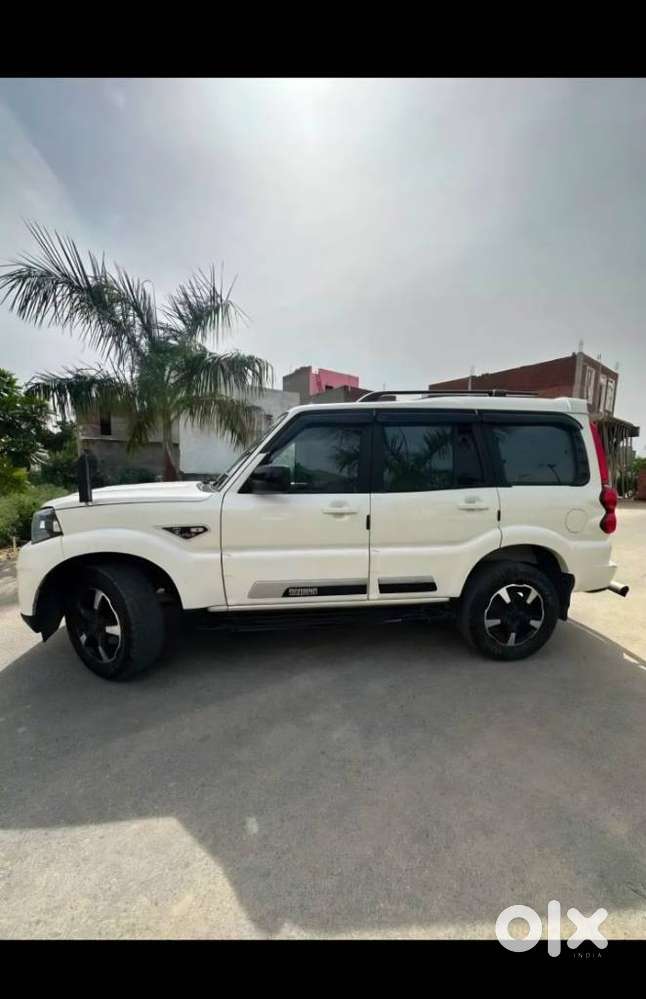 Mahindra Scorpio Classic 2.2 S 11 Mt 7 Str, 2022, Diesel