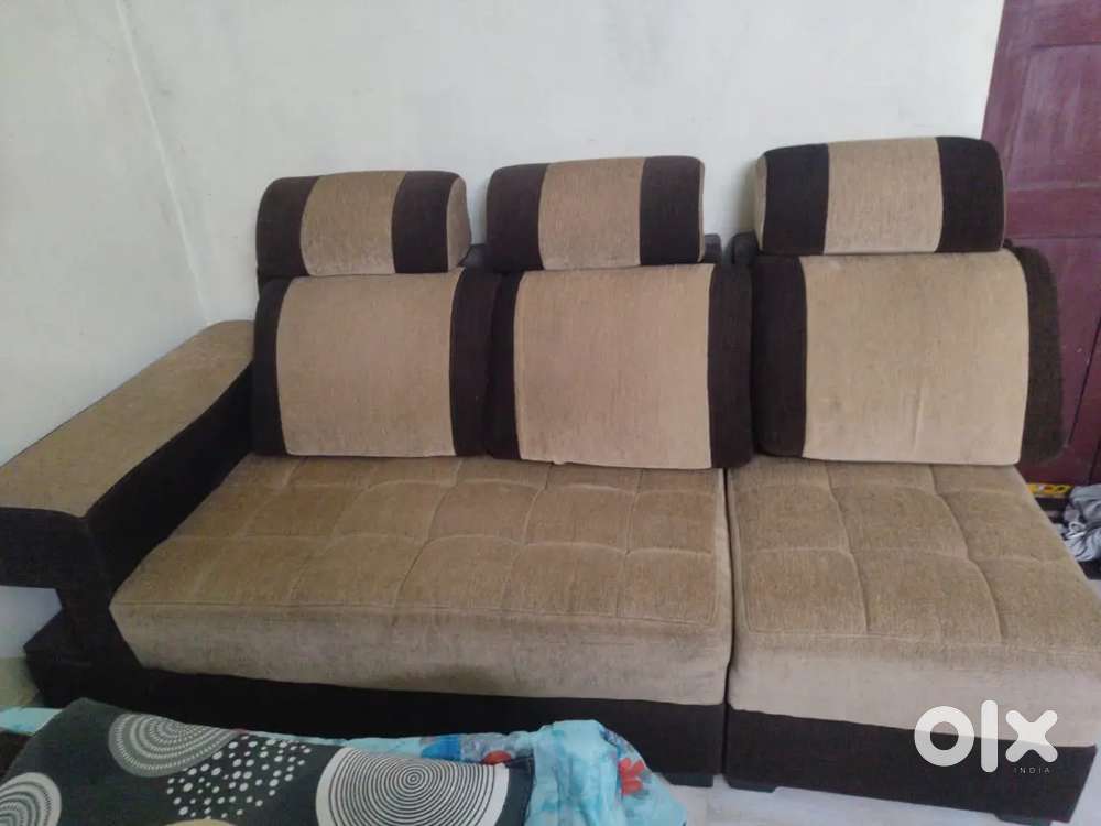 Sofa set   5 seating