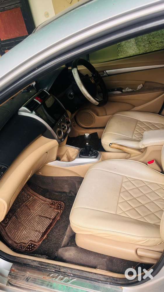 Well Maintained Honda City Ivtec Top Model With Vip Number