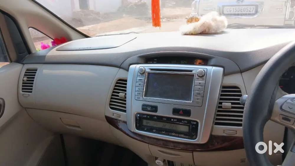 Toyota Innova Hycross 2019