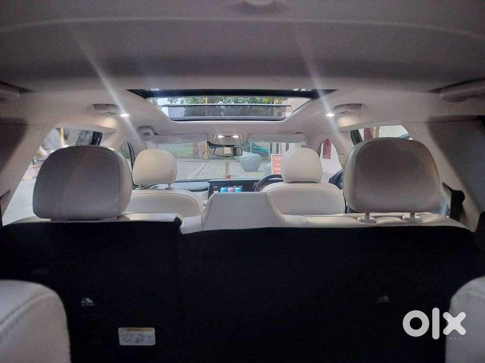Mahindra Xuv700 Ax7l 6 Str At, 2023, Diesel
