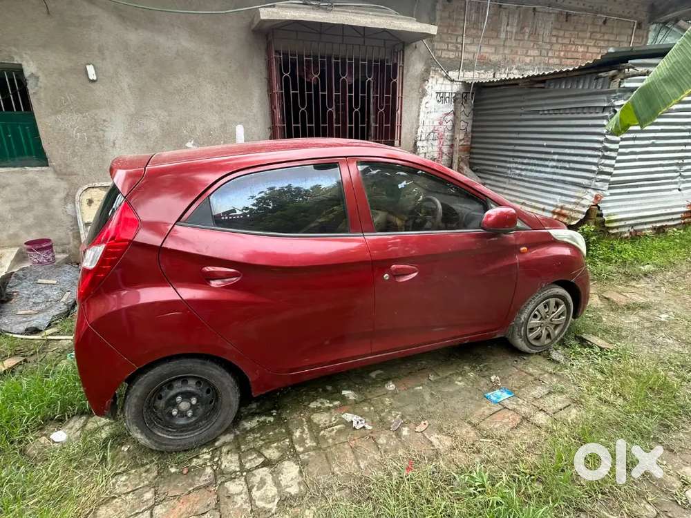 Hyundai Eon Magna + 2013 Petrol Manual