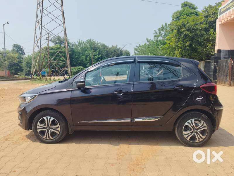 Tata Tiago, 2023, Petrol