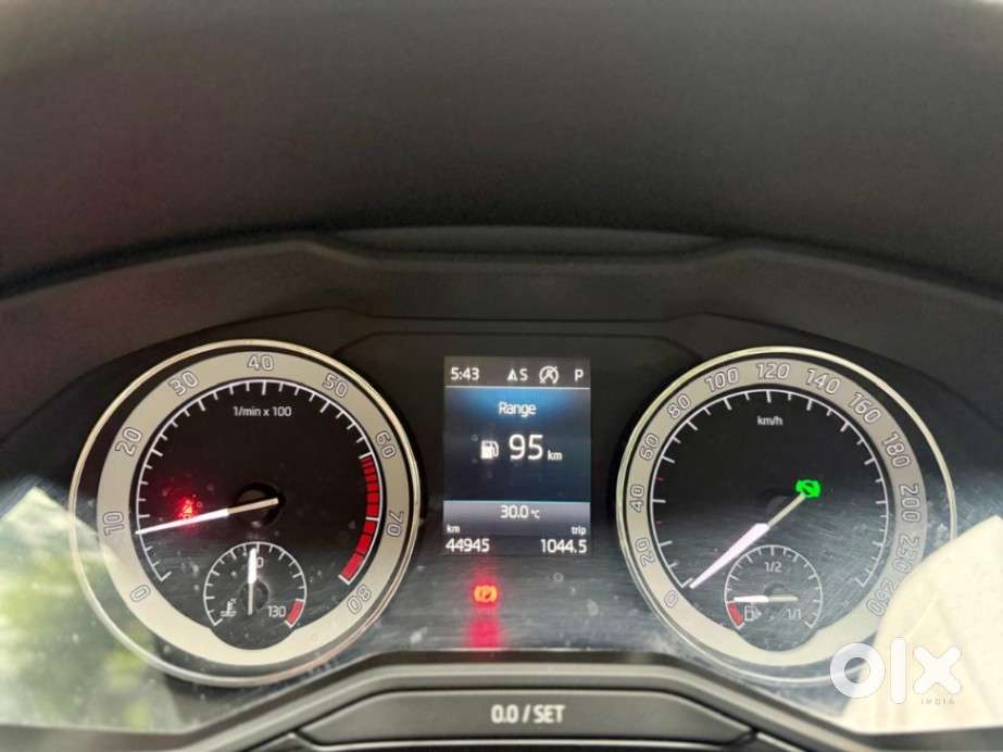 Skoda Superb 2.0 L&k Tsi At, 2023, Petrol