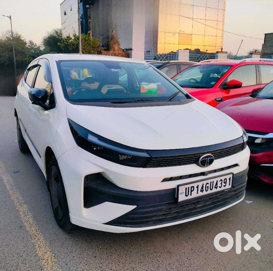 Tata Altroz Creative S, 2025, Petrol