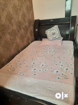 Old bed store for sale olx