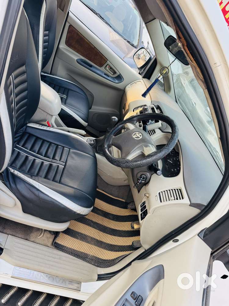 Toyota Innova 2.5 G (diesel) 8 Seater, 2013, Diesel