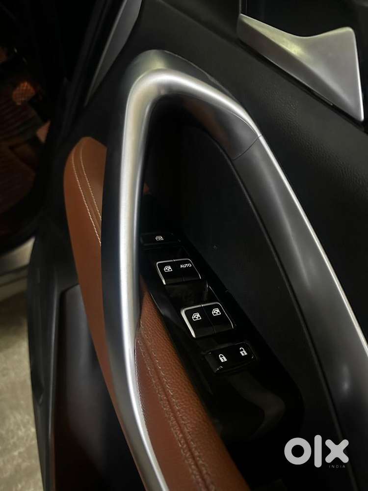 Mg Hector Plus 2023 Diesel Well Maintained