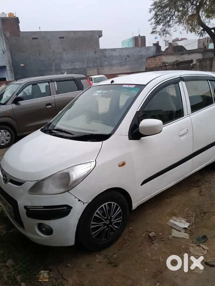 न्यू टायर न्यू बैटरी एलईडी है Ac चालू 2030  गुड कंडीशन कोई कमी नहीं