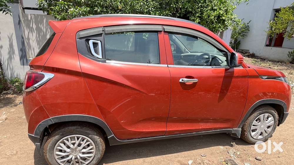 Mahindra Kuv 100 2017
