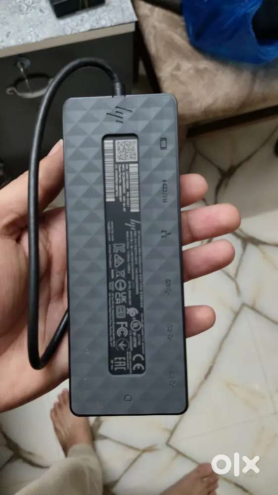 Hp docking station connector