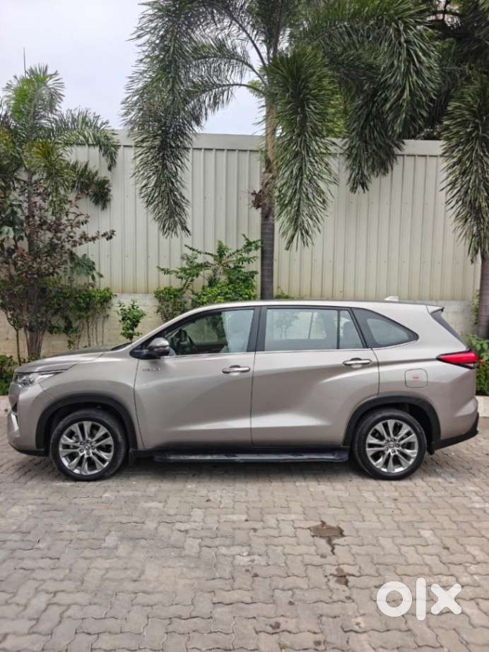Toyota Innova Hycross 2.0 Zx (o) Hybrid 7 Str, 2024, Petrol