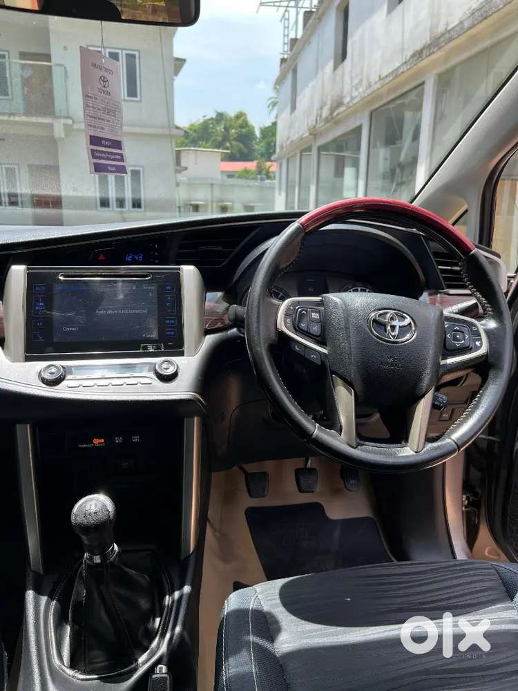 Toyota Innova Crysta 2019 Diesel 200000 Km  Toyota Service