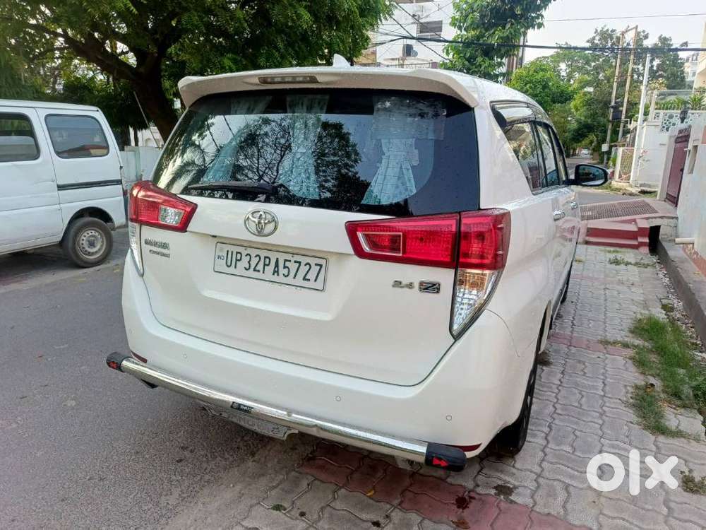 Innova Crysta 2.4 Z