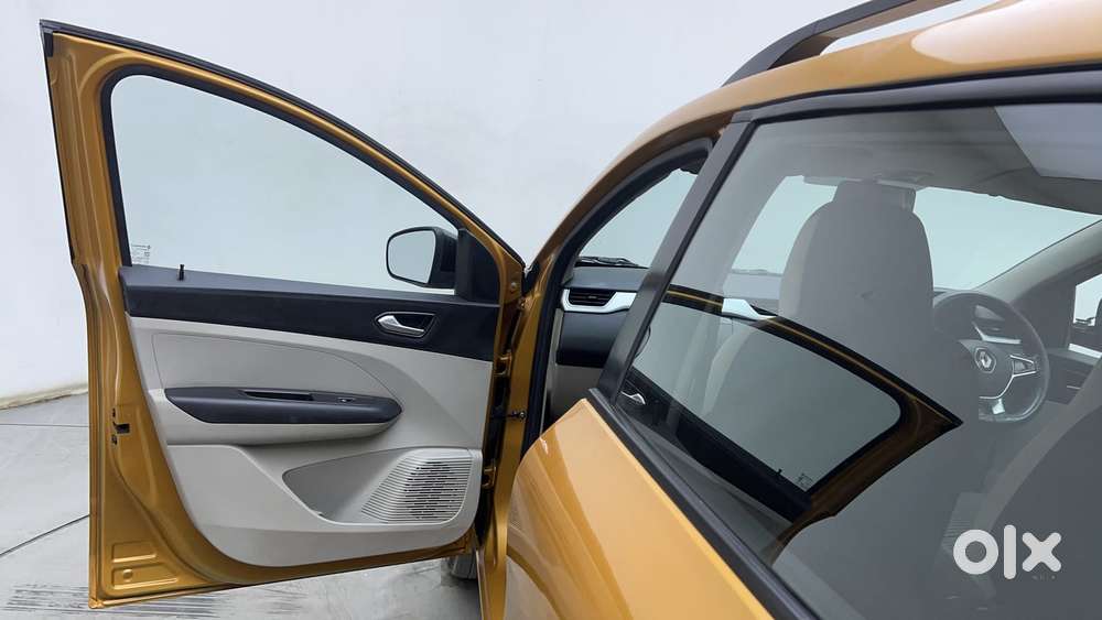 Renault Triber Rxz, 2023, Petrol