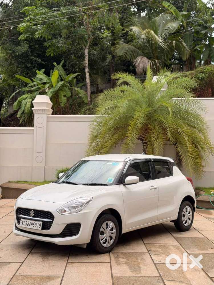 Maruti Suzuki Swift Vxi + Manual, 2023, Petrol