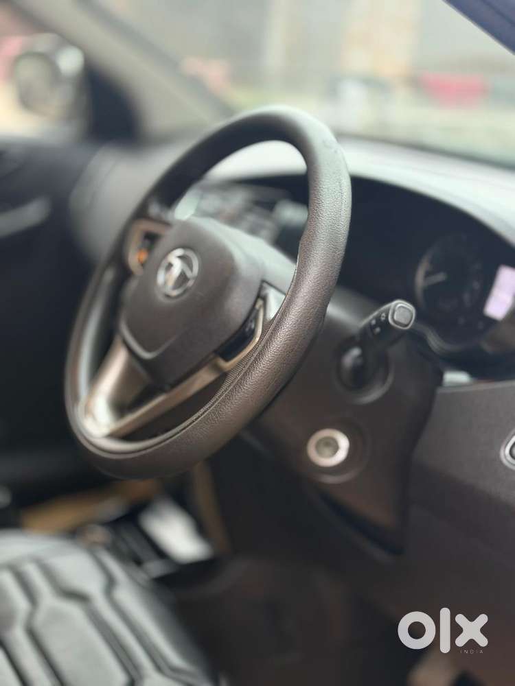 Tata Bolt Revotron Xe, 2015, Petrol